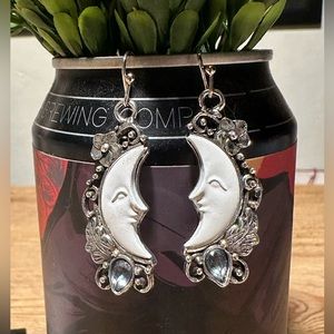 Exquisite Moon Face Flower Leaf Design With Blue Shiny Zircon Decor